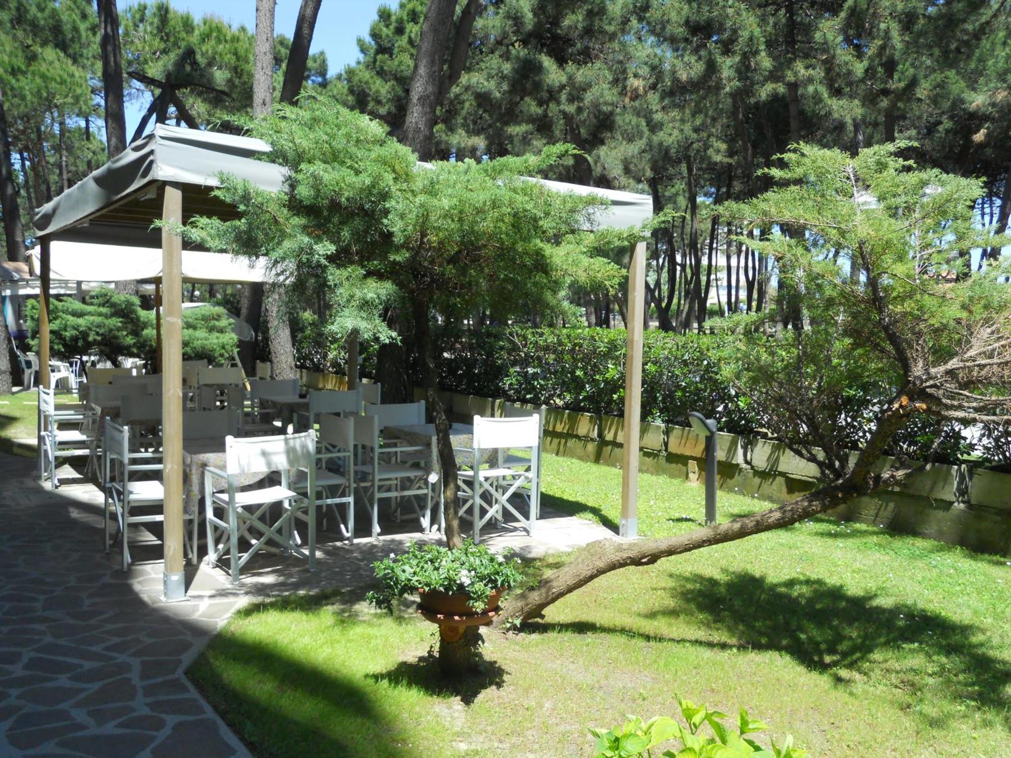 Hotel Sahara Milano Marittima Exterior photo