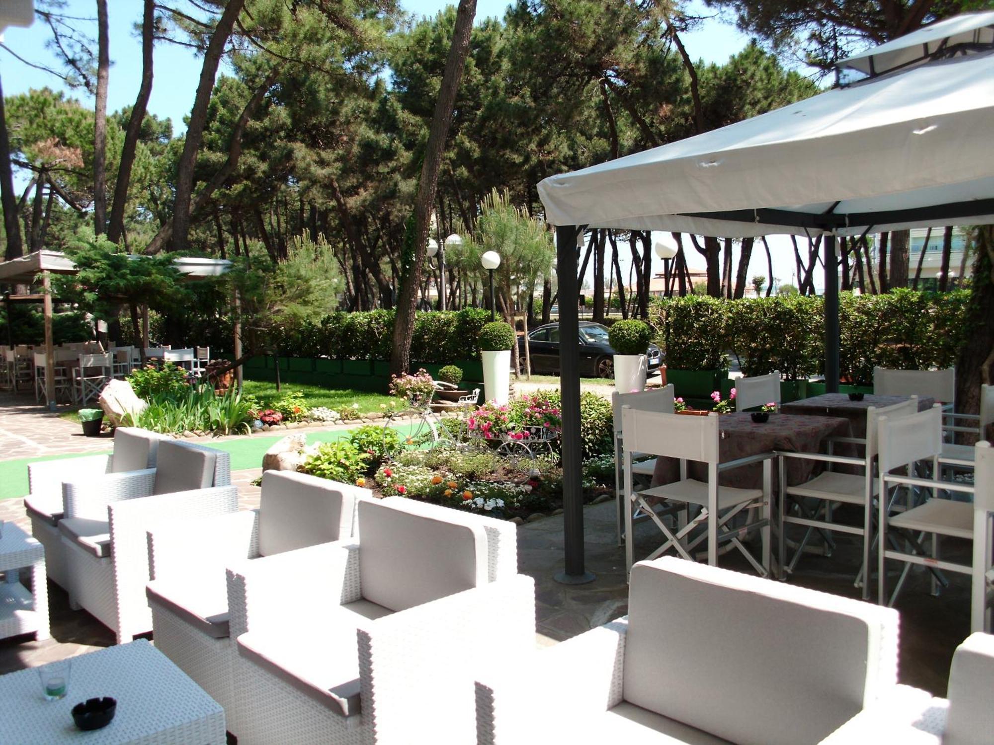 Hotel Sahara Milano Marittima Exterior photo