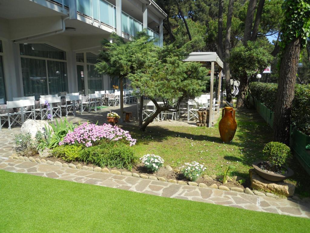 Hotel Sahara Milano Marittima Exterior photo
