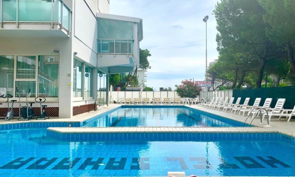 Hotel Sahara Milano Marittima Exterior photo